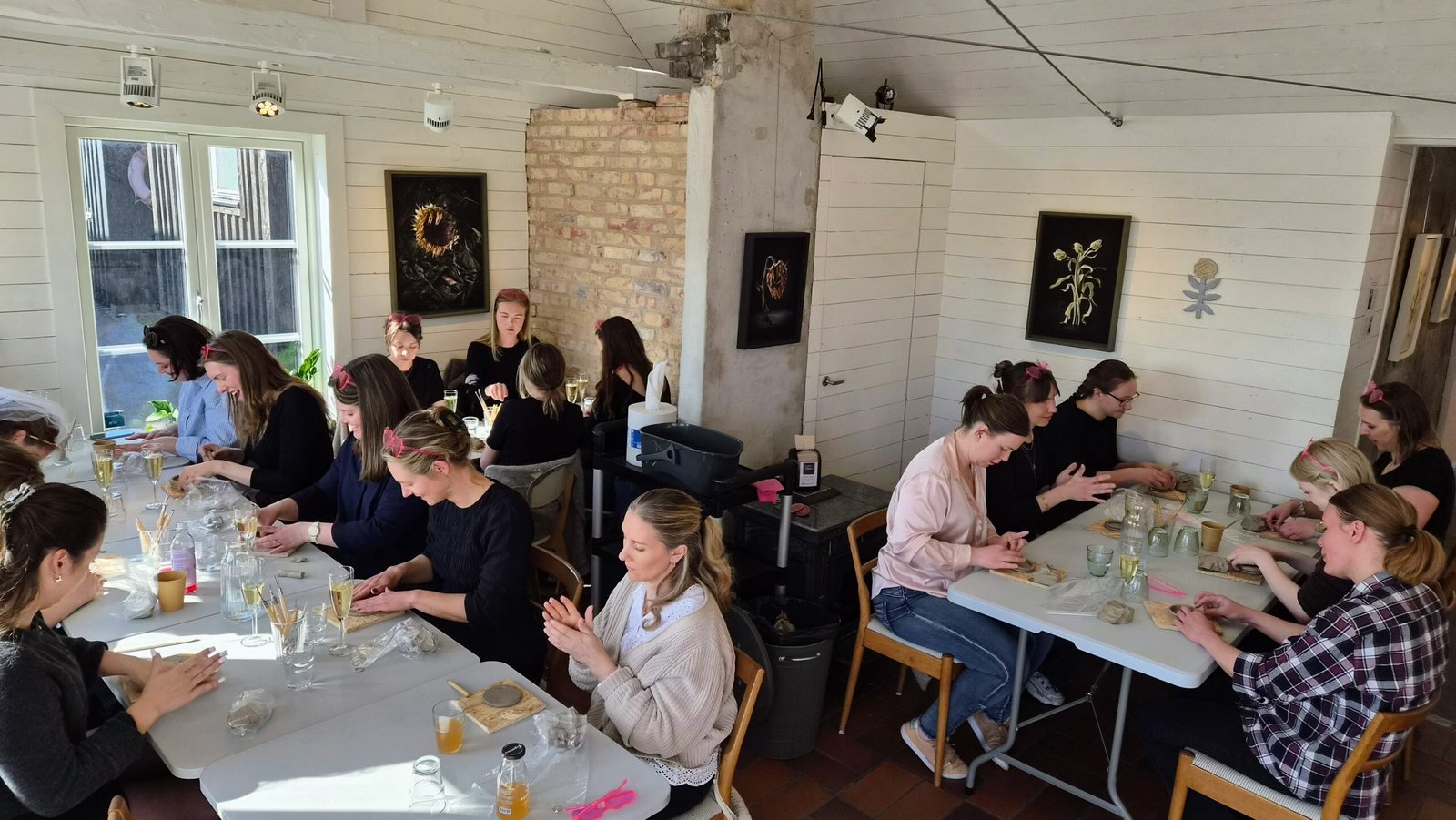 Möhippa med keramik på Galleri VIken